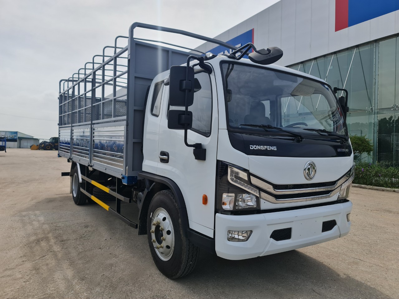 XE TẢI DONGFENG D8 9,1 TẤN -THÙNG DÀI 7M1 MUI BAT