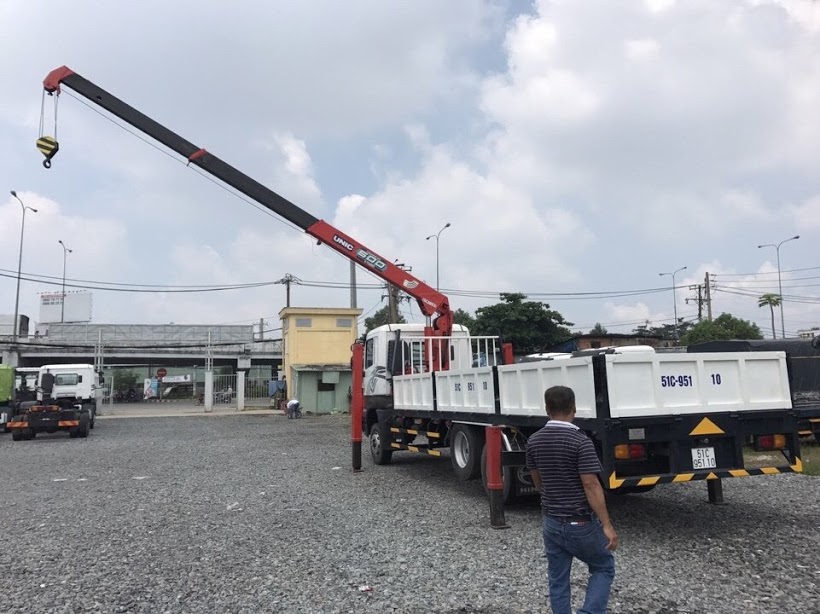 Xe tải cẩu Deawoo 3 chân