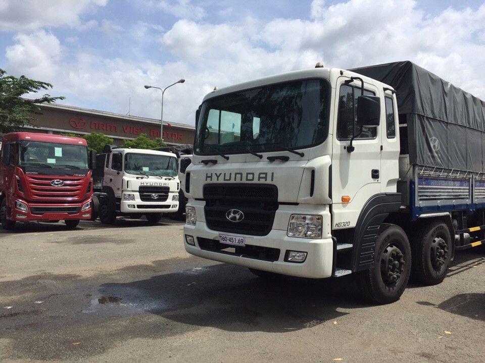 xe tai hyundai hd320 17 tan 9 thung mui bat