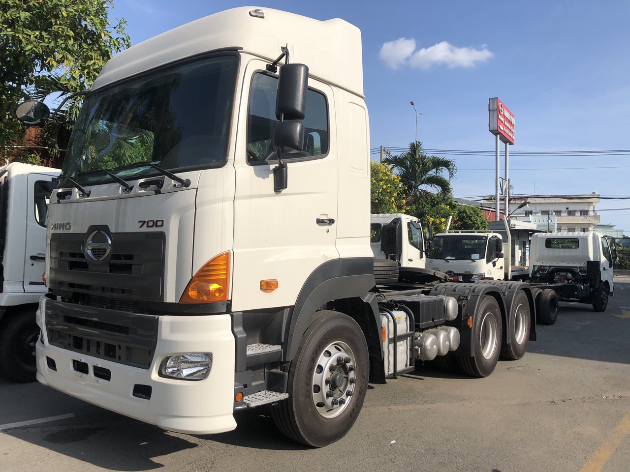 xe đầu kéo hino series 700