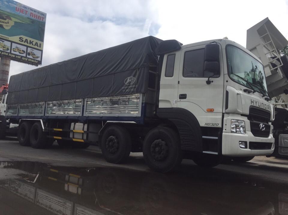 xe tai hyundai hd320 17 tan 9 thung mui bat