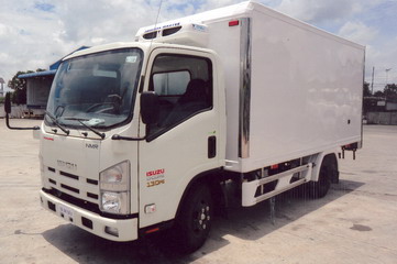 Xe tải isuzu 2 tấn NMR85H đông lạnh