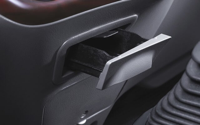 n250-hyundai-2t5_13-2 ngăn chứa đồ