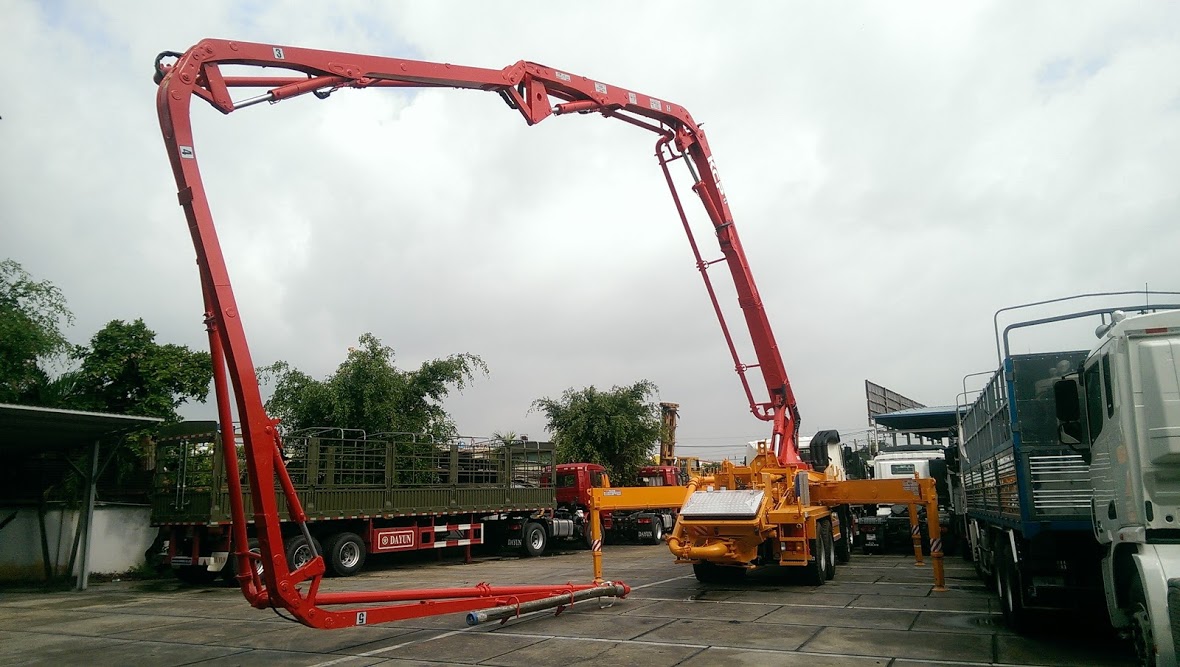 Xe bơm bê tông Hyundai 370S