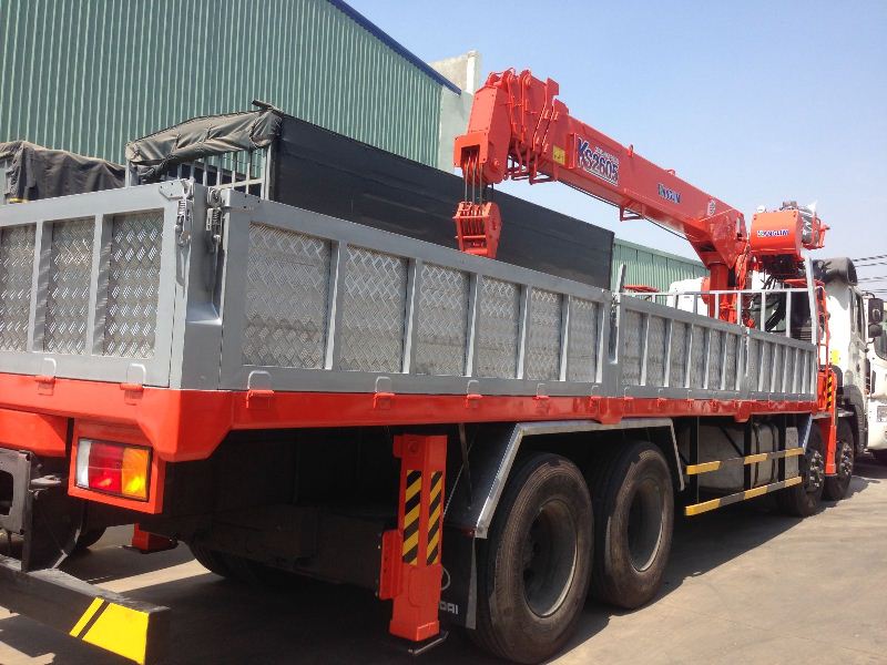 xe-cau-hino-2 xe tai hino gan cau unic