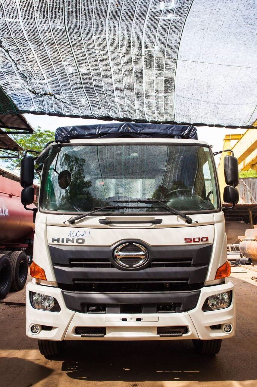 xe-tai-hino-3-chan-FL-15-tan-thung-mui-bat-9m4