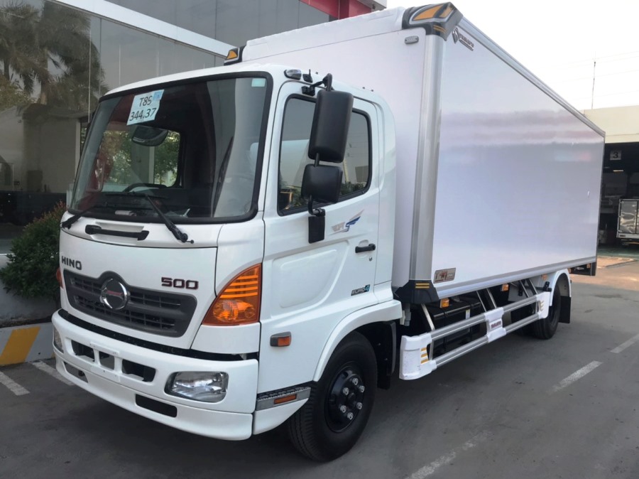 xe tải hino FC9JNTC 6 tấn thùng bảo ôn composite 6m5