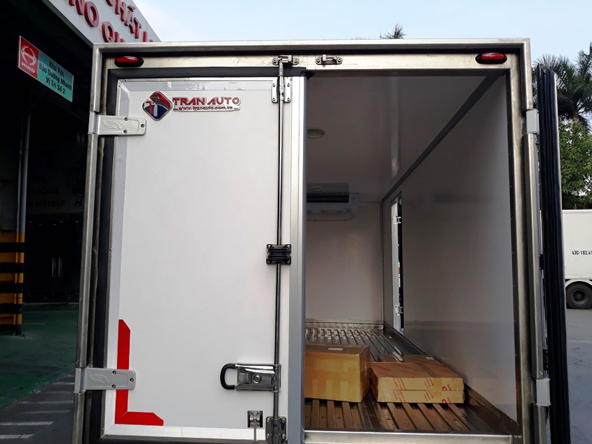 xe-tai-hyundai-thung-dong-lanh-n250sl-2-tan