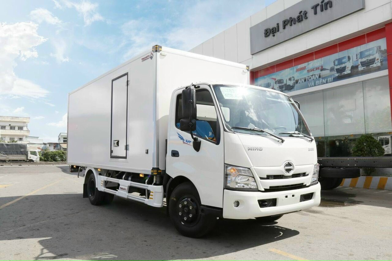 xe tải thùng kín 2 TẤN bảo ôn hino XZU710L 1990 kg