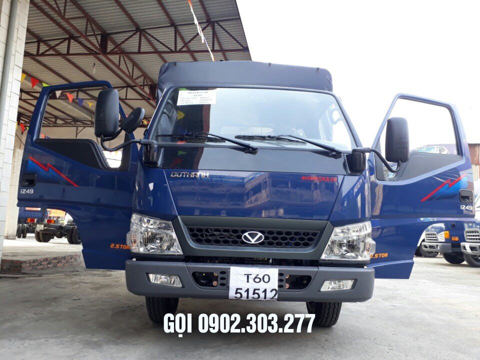 xe-tai-do-thanh-iz49-thung-mui-bat-01.jpg_product