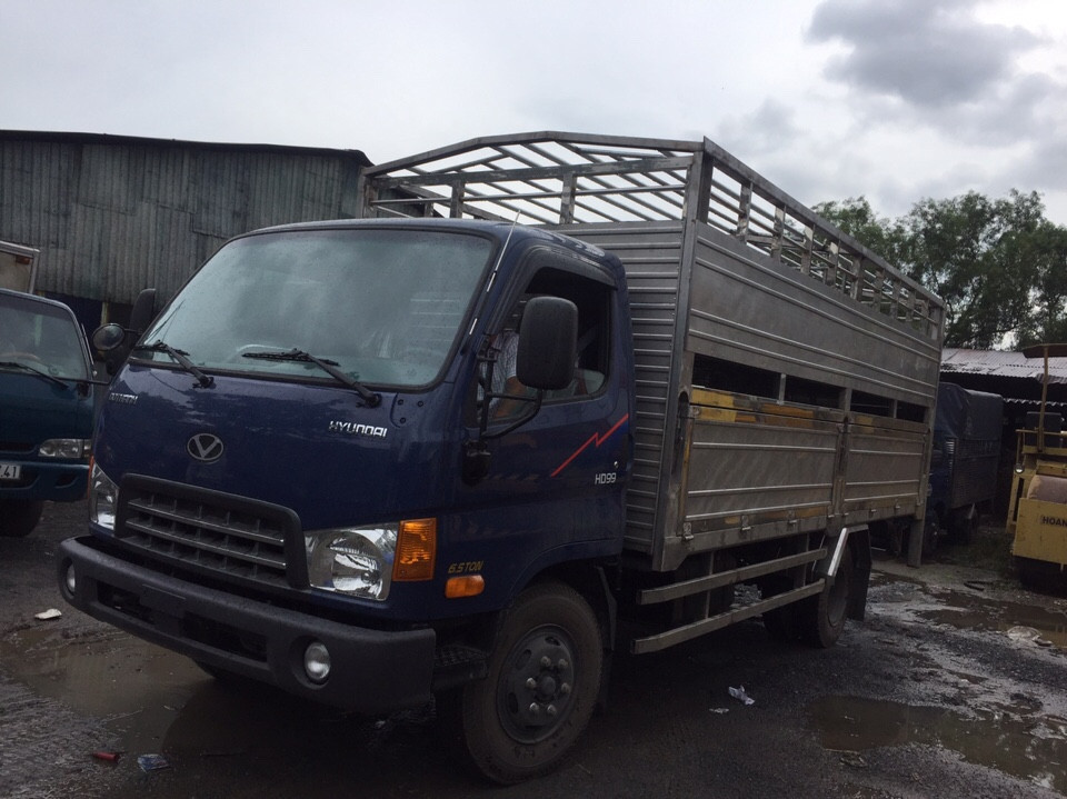 xe-tai-hd99-cho-heo-hyundai-do-thanh3-1 xe-cho-gia-xuc-gia-cam-hyundai-hd99-6t5-14.jpg_product