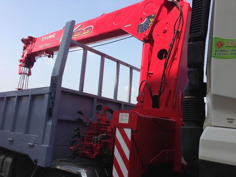 xe-tai-hino-gan-cau-1-1 xe tai hino gan cau unic