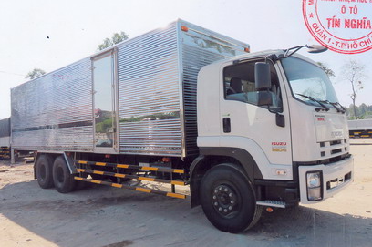xe tải isuzu thùng kín 15 tấn có bửng nâng